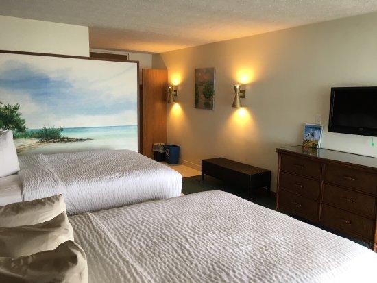 Sugarloaf Lodge Hotel and Tiki Bar