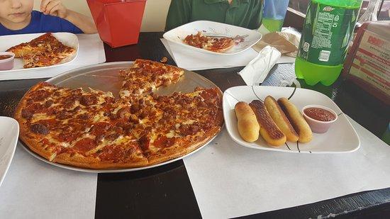 Ramon's Pizza