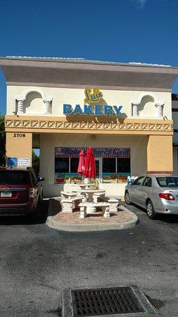Luis Bakery