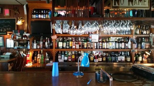 No Name Lounge