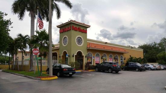 Pollo Tropical