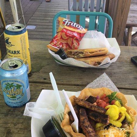 Pearly's Beach Eats