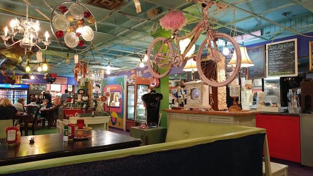 Ginny's & Jane E's Cafe and Gift Store