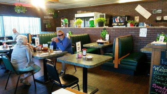 R-Place Eatery