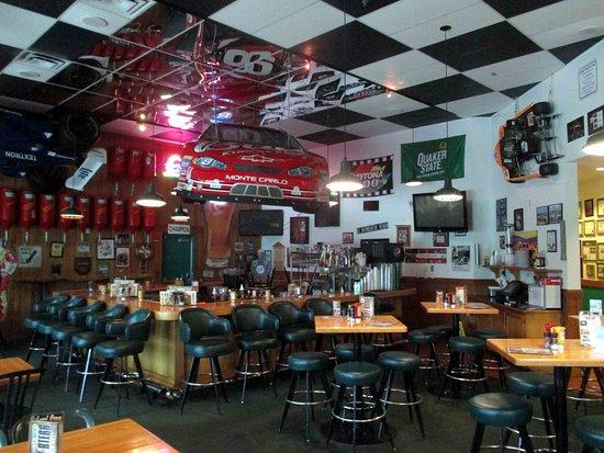 Quaker Steak & Lube
