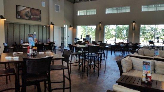 Flamingo's Bar & Grille