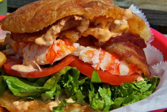 Key Largo Fisheries Backyard Cafe