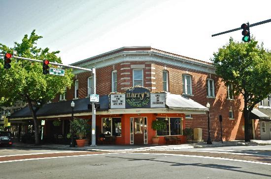 Harry's Seafood Bar and Grille