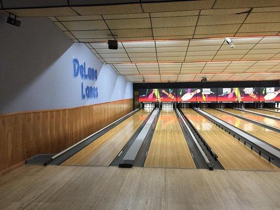 DeLuna Lanes Bowling Center