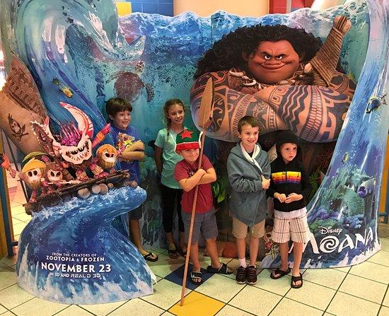 Cobb Theatres-Merritt Square 16
