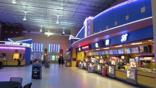 Regal Treasure Coast Mall Stadium 16