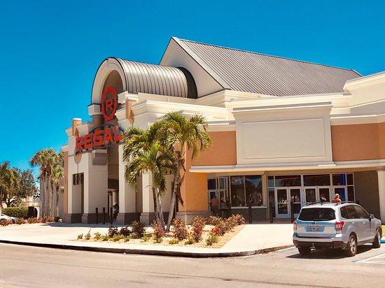 Regal Hollywood Stadium 20