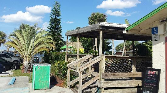 Pineda Inn Bar & Grill