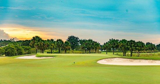 River Hall Country Club