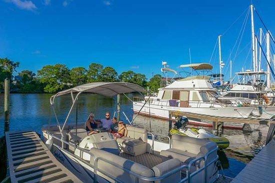 Cape Crossing Boat Rentals