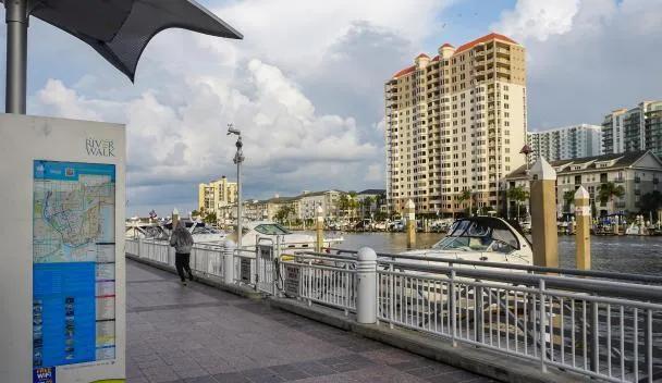Riverwalk Shopping Center