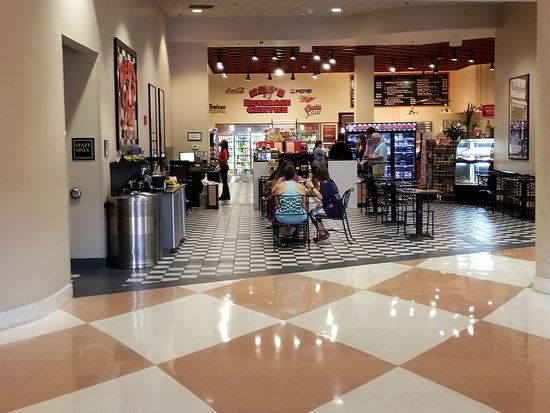 Red's Deli