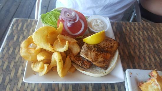 Saltys Bar & Grill