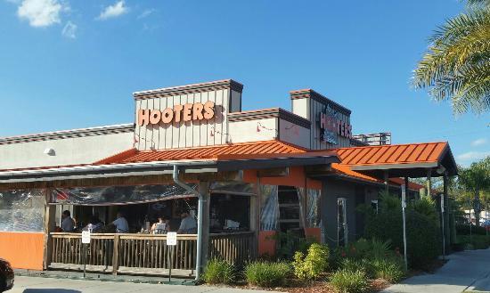Hooters
