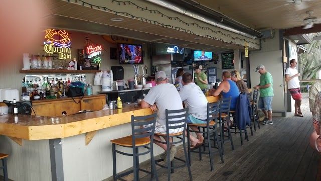Cracker's Bar & Grill